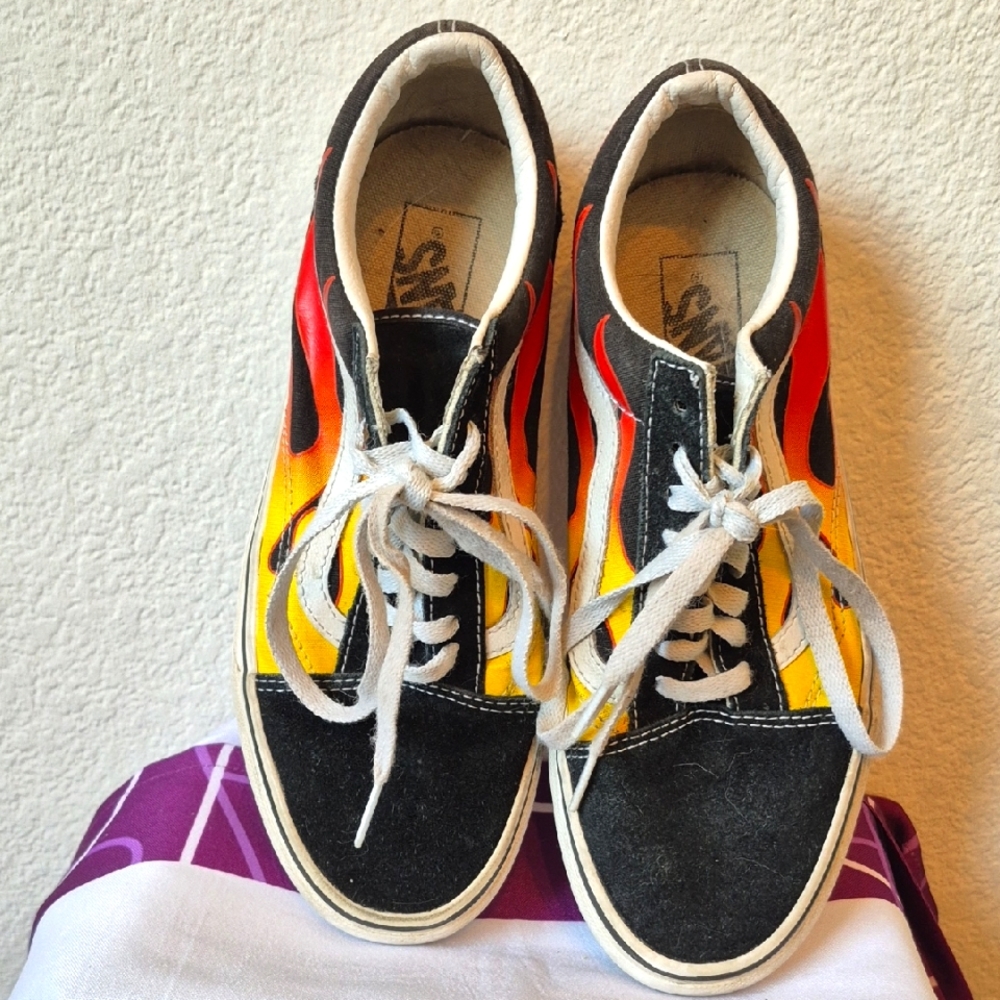 Vans "Off The Wall sneakers Sz 9.